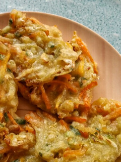 A picture of Bala-bala / Crispy Vegetable Fritters.