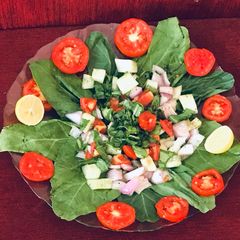A picture of Spinach salad.
