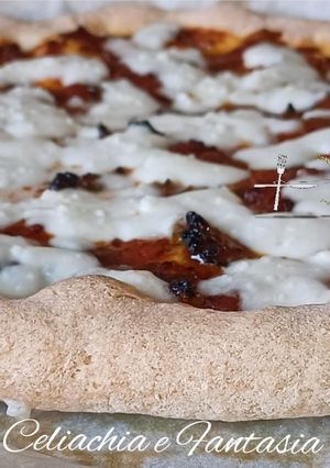 Foto di Pizza tonda con cornicione - Senza Glutine