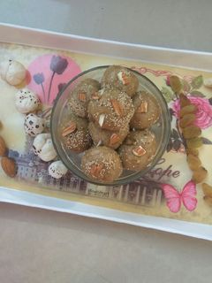 મખાના બોલ (Makhana ball Recipe in Gujarati) રેસીપી મુખ્ય ફોટો