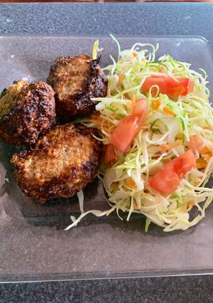 Una foto de Mini hamburguesa a la plancha de pavo, sin harina sin pan rallado