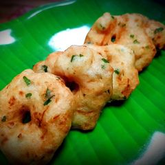 A picture of Urad dal Vada.