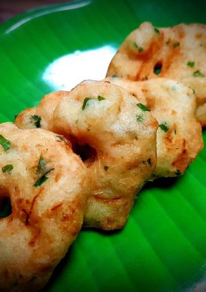 A picture of Urad dal Vada.