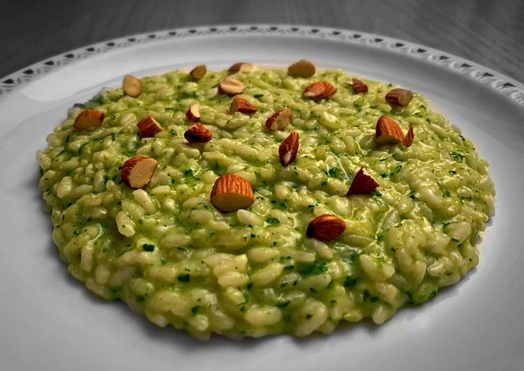 Risotto alle zucchine e mandorle tostate 🥒🥜