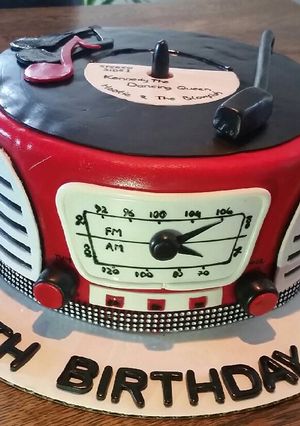 A picture of Recording Music Player theme cake 🌹.