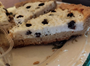 Una foto de Tarta de ricota con pasas de uva