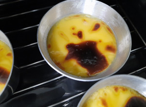 Hình của món Bánh flan (công thức chỉ sử dụng sữa đặc).