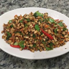 A picture of 豆腐干丁，hard tofu cube.