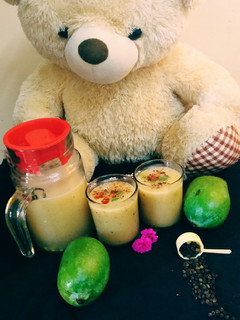 आम पन्ना(aam panna recipe in hindi) रेसिपी मुख्य फोटो
