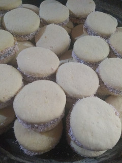 Una foto de Alfajores de Maizena súper tiernos y deliciosos