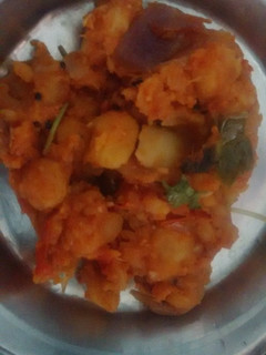 உருளைக்கிழங்கு கூட்டு(potato koottu recipe in tamil) செய்முறை முக்கிய புகைப்படம்