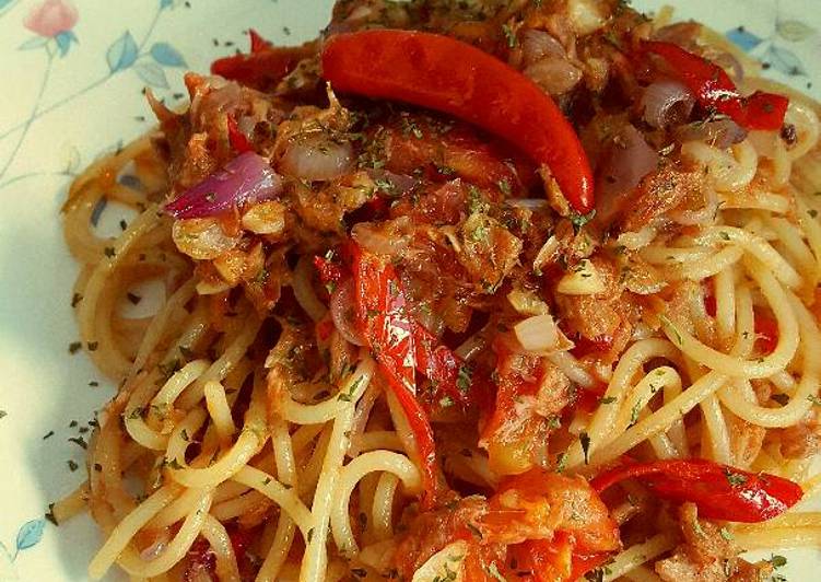 Easiest Way to Make Any-night-of-the-week Spicy Tuna Spaghetti with Squeezed Lemon Condiment