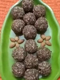 भुकेचा पोष्टीक लाडू (bhookecha paushtik ladoo recipe in marathi) रेसिपी चे मुख्य फोटो