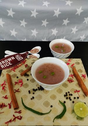 લાલ ચોખા નો સૂપ (Red Rice Soup Recipe In Gujarati) રેસીપી મુખ્ય ફોટો