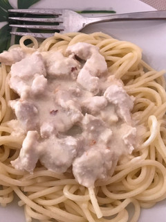 Tejszínes -több sajtos csirkés spagetti laktózmentesen recept fotója