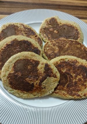 Φωτογραφία της συνταγής Mini pancakes με βρώμη, μπανάνα, αβοκάντο και φυστικοβούτυρο