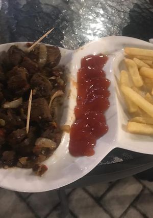 A picture of Chips and fresh gizzard.