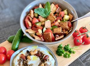 Una foto de 🇱🇧 Ensalada FATTOUSH (فتوش, Líbano)