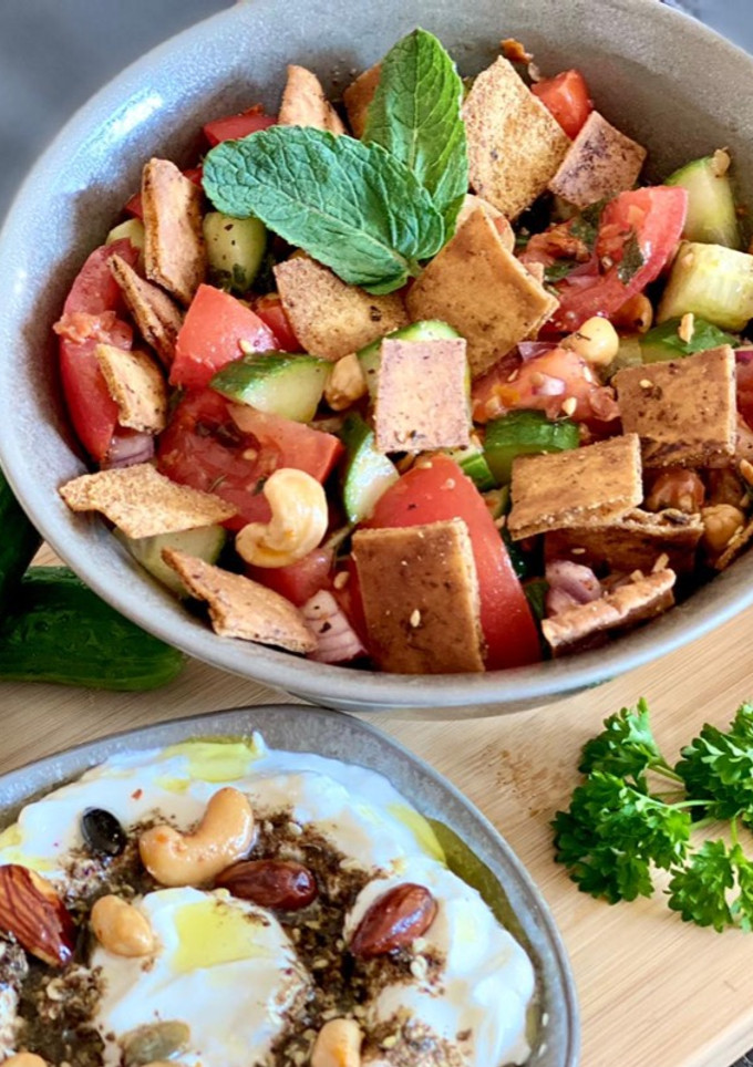 Una foto de 🇱🇧 Ensalada FATTOUSH (فتوش, Líbano)