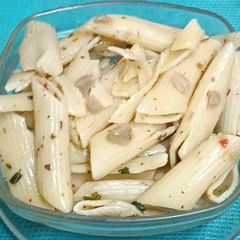 A picture of Penne Aglio Olio.