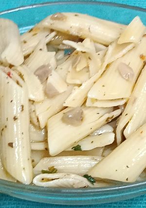 A picture of Penne Aglio Olio.