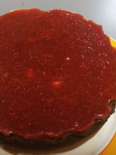 Una foto de Cake de nutella con crema de fresas