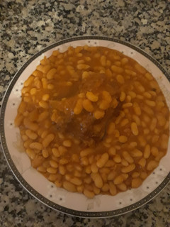 صورة لوصفة الفاصولياء بالكرعين بنيييينة 😋