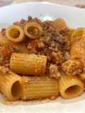 Mezze Maniche alla Bolognese, con Tritato di Vitello, Maiale e Cinghiale