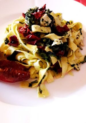 Foto di Tagliatelle con Peperoni Cruschi e Cicoriella
