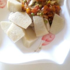 A picture of Boil yam with egg sauce.