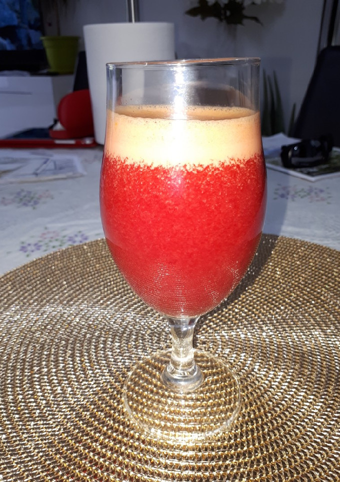Una foto de Zumo refrescante y saludable