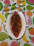 Fresas con dulce de pétalos de amapola.. "Pon flores en tu boca"