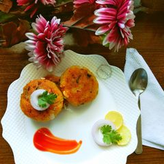 A picture of Leftover dal tikki.