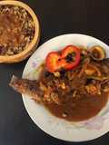 Cabrilla en salsa aparihuelada con tacu tacu de frejoles rojos