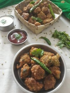 मूंग दाल मंगौडी(moong daal magodi recipe in hindi) रेसिपी मुख्य फोटो