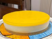 Una foto di mango torta