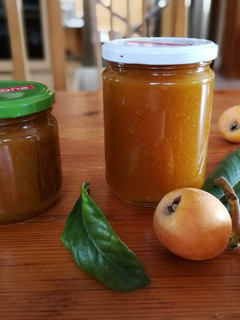 Una foto de Mermelada de nísperos a la canela