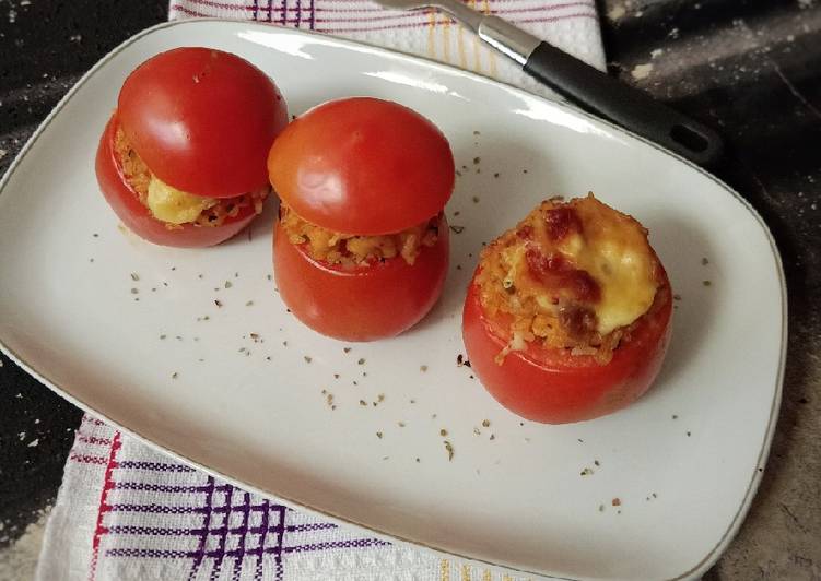 Stuffed Tomatoes With Chicken Rice