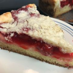 A picture of Cherry Cheesecake Crumble.