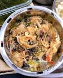 Miến xào tôm, nấm đùi gà