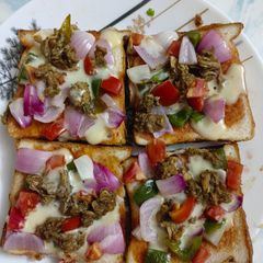 A picture of Bread Pizza.