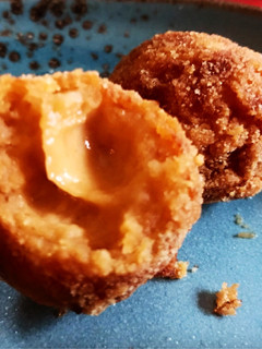 Una foto de Croquetas de marisco y langostinos