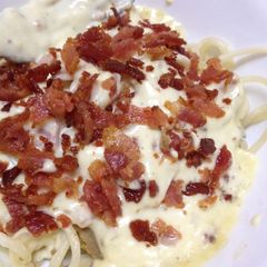A picture of Bacon & Ham Carbonara Hack - no eggs.