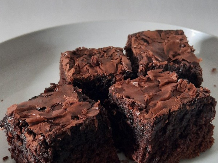 Resep Brownies bakar fudgy tengah lumer Sederhana Dan Enak