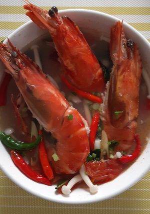 รูปของ "ต้มยำกุ้ง" 🦐🥣 Black Tiger Shrimp Spicy Soup🌶
