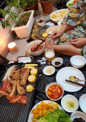 Hình của món Nướng BBQ tại nhà (mâm cơm nhỏ của Trang 20).
