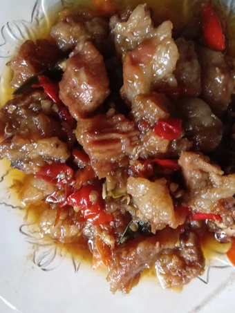 Cara Mudah Membuat Resep 16. Oseng Mercon Tetelan Sapi Bumbu Iris yang Lezat Sekali