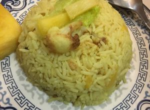 صورة لوصفة رز بالقرنبيط والأناناس