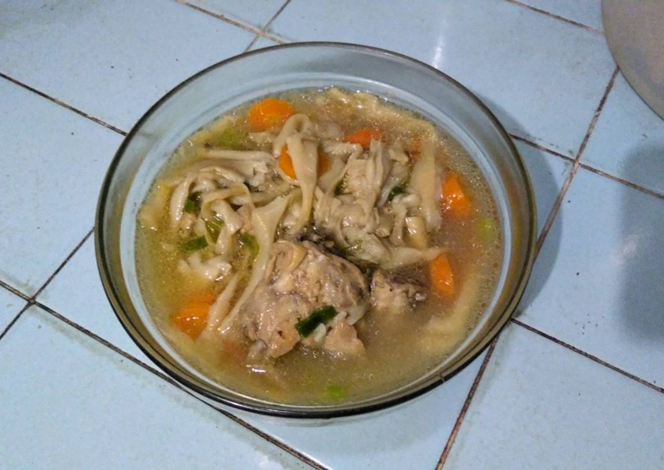 Sup Jamur Kaldu Ayam Gampang Banget