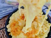 Una foto de mac and cheese